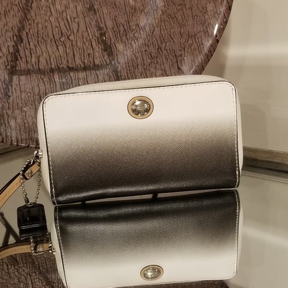 COACH Peyton Charcoal Ombre Wallet - Picture 2 of 9